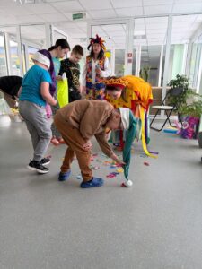 На чай с блинами приглашали, зимушку провожали!