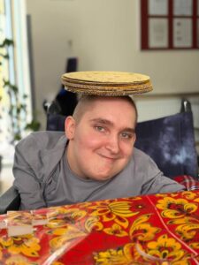 На чай с блинами приглашали, зимушку провожали!