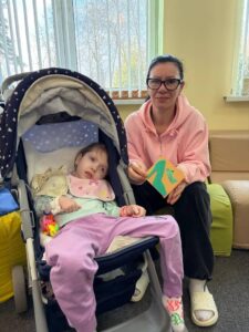 «Подарок сердцем: мастер-класс по изготовлению открытки для мамы»