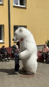 Дарить праздник детям!